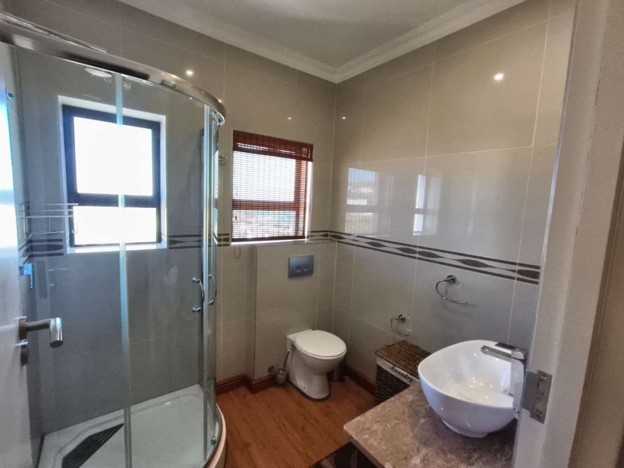 5 Bedroom Property for Sale in Blueberry Hill Western Cape
